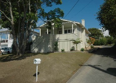 16 Corunna Road Milford | Renovated Queensland Cottage